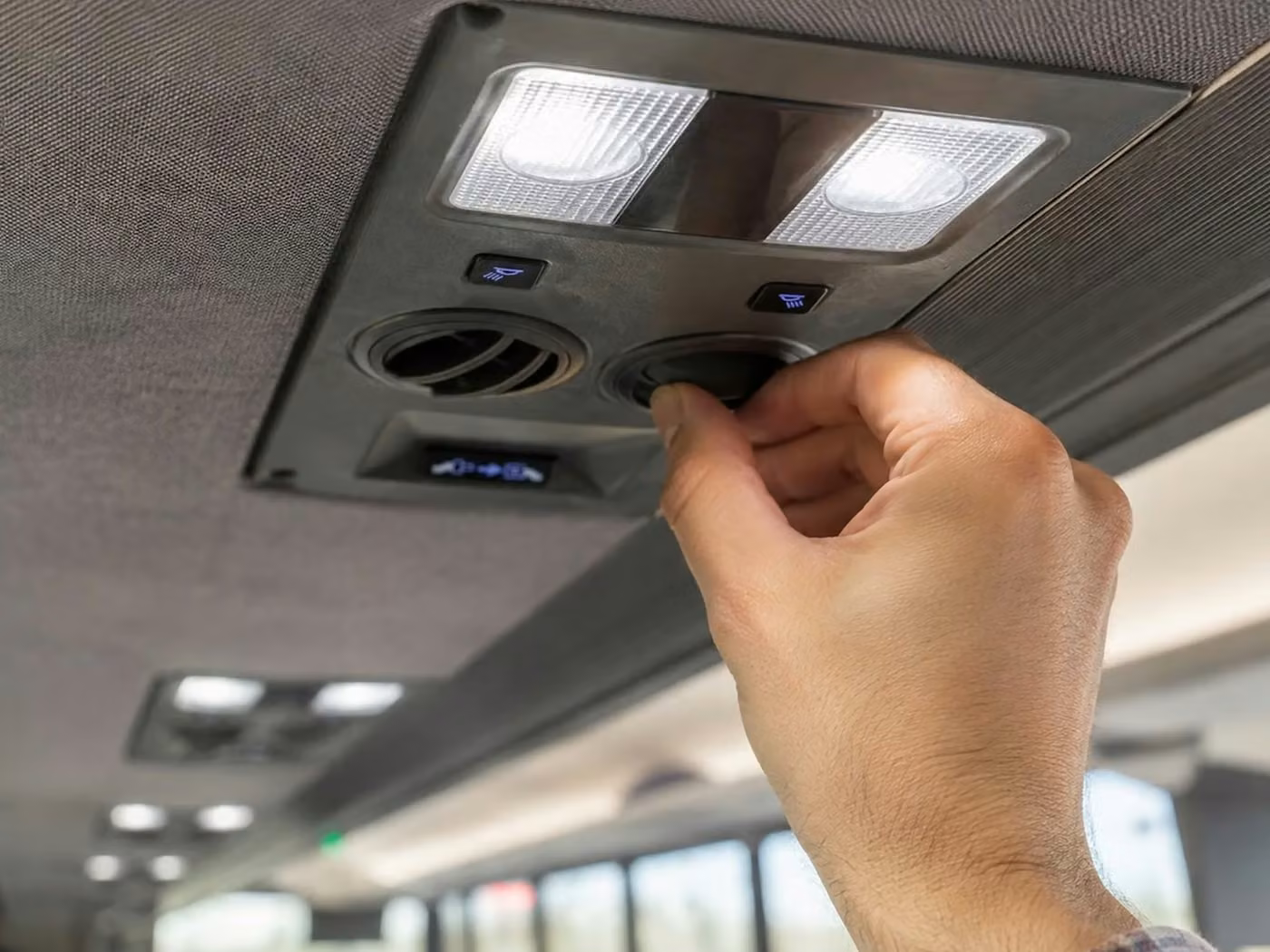 dover 20 passenger minibus air conditioning